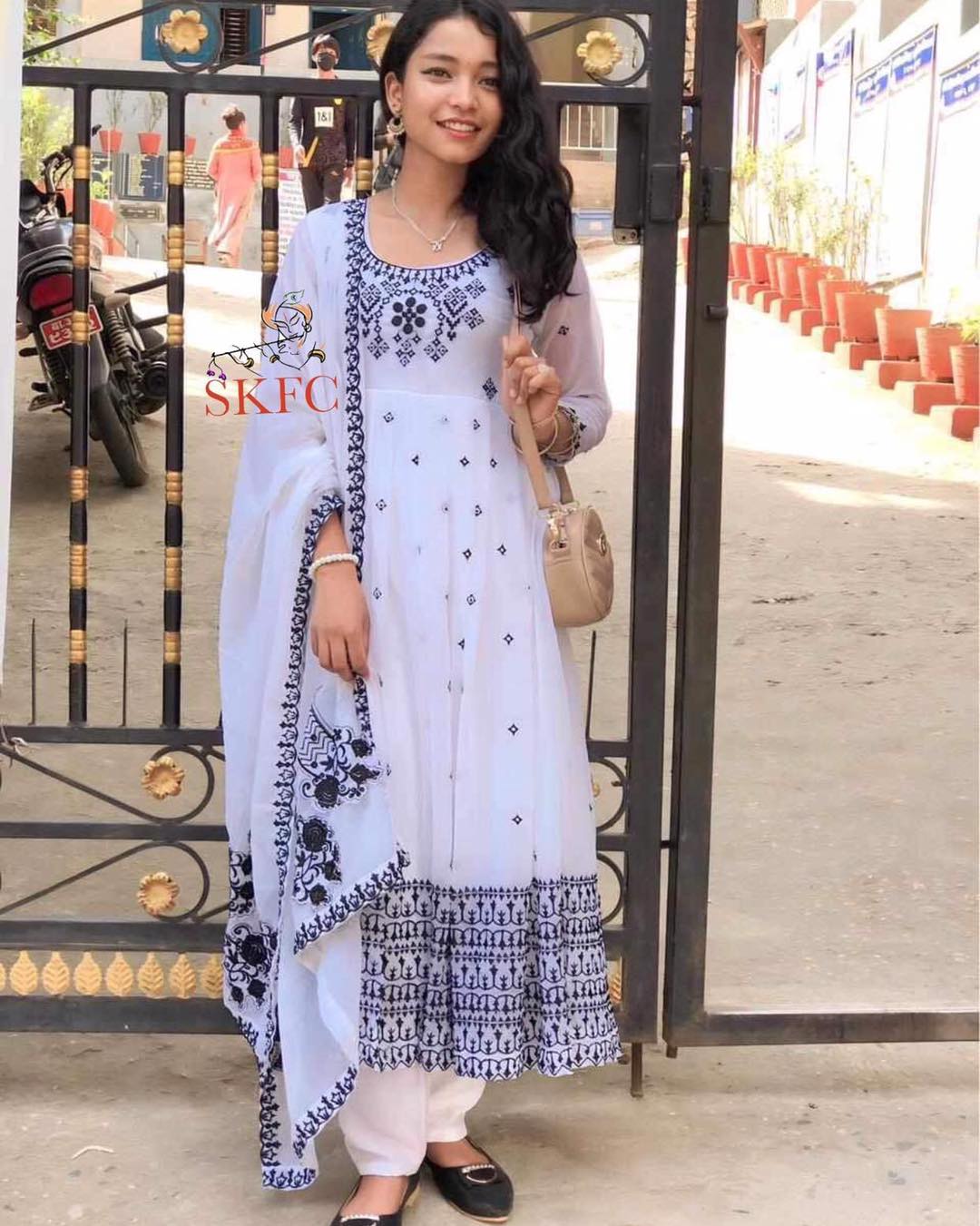 Ethereal White Anarkali Kurtas: A Tale of Timeless Elegance! - Image 2